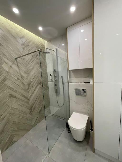 Forum Wola Fine Apartment Varsó Kültér fotó